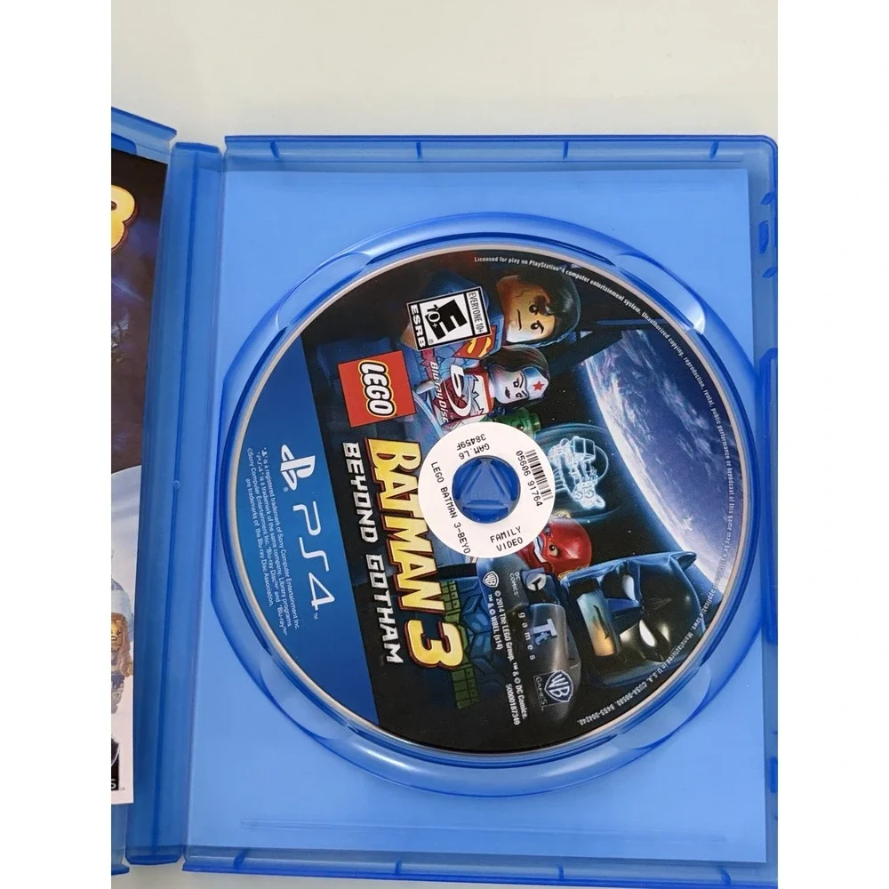 Lego Batman 3:Beyond Gotham Sony PlayStation 4 CIB Video Game Complete